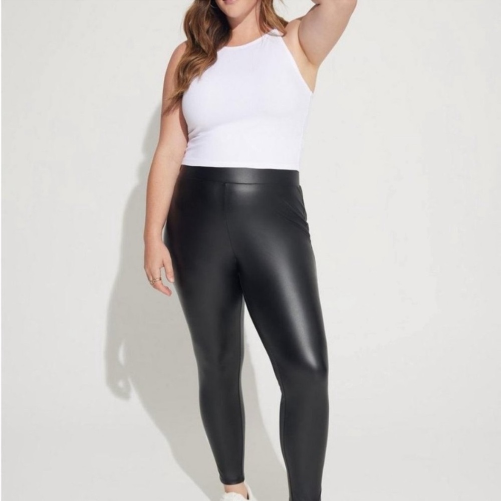 Torrid Platinum Legging Faux Leather Black High Rise Vegan size 4